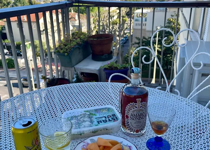 公寓 Charming Flat Close To