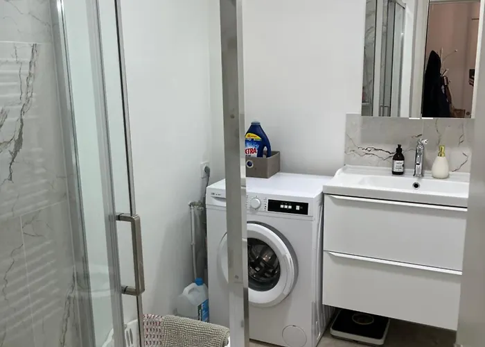 Charming Flat Close To 公寓